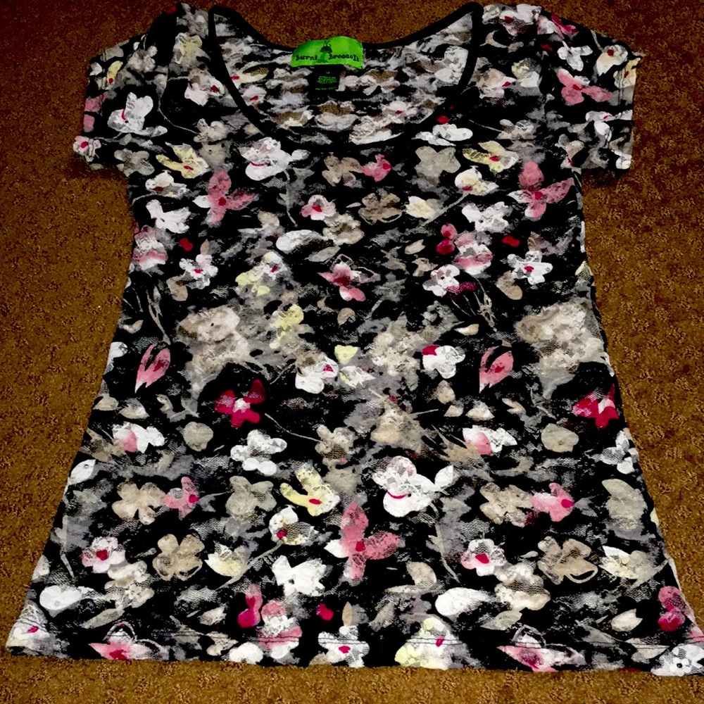 floral short sleeve Medium blouse EUC, a bit sheer